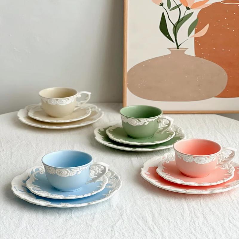 Retro-geprägte Rosenkeramiktasse als Partygeschenk