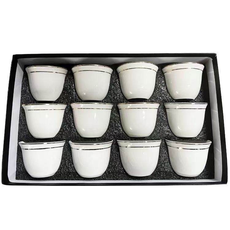 Porzellan-Teetasse mit weißem Goldrand für chinesische Teezeremonie