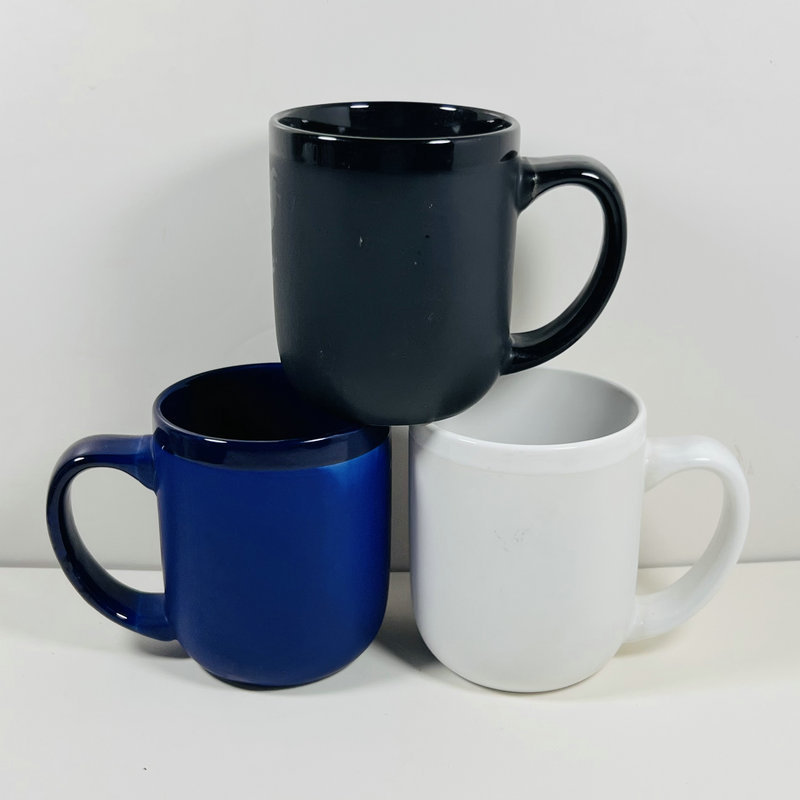 Matte Keramik-Kaffeetasse mit individuellem Logo als Café-Geschenk